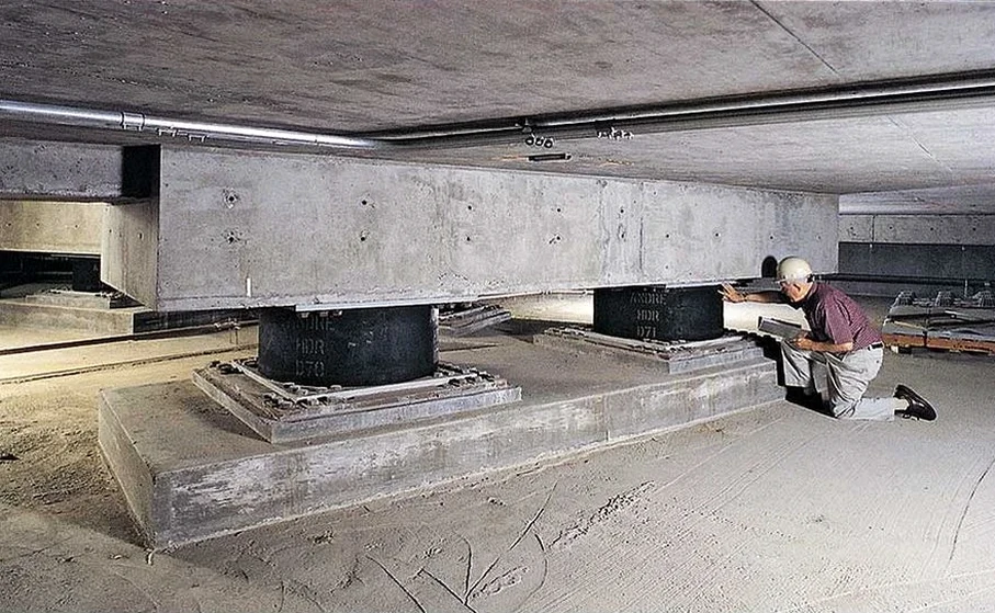 Projeto de Isolamento Sísmico de Base em Londrina